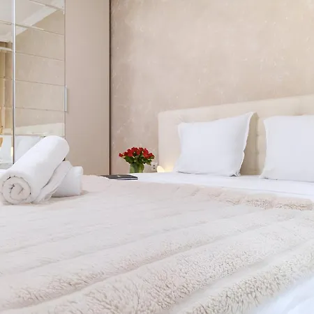 Vista Luxe Apartment